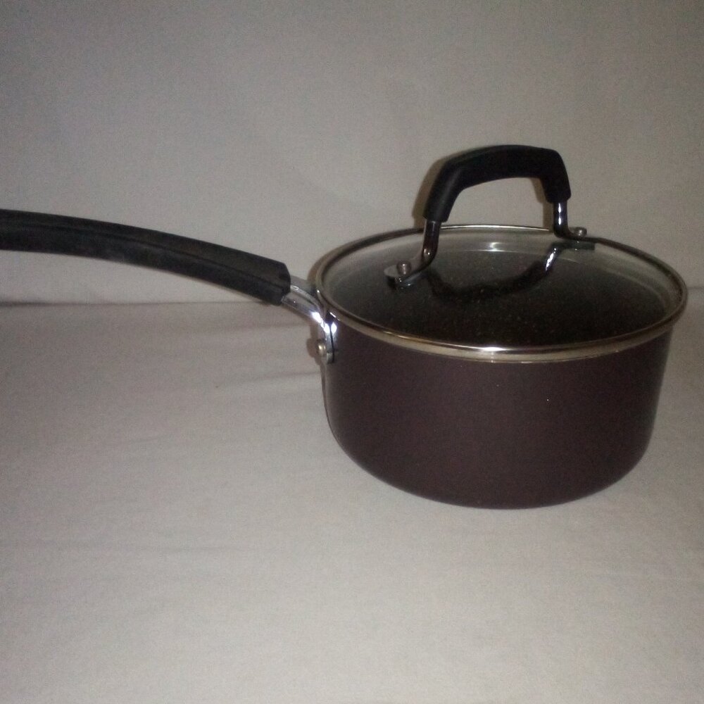 Non-Stick Pot & Glass Lid: 1.5 Quart - 1.4 Liter. Sturdy. Great Condition